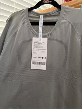 Lululemon tech shirt